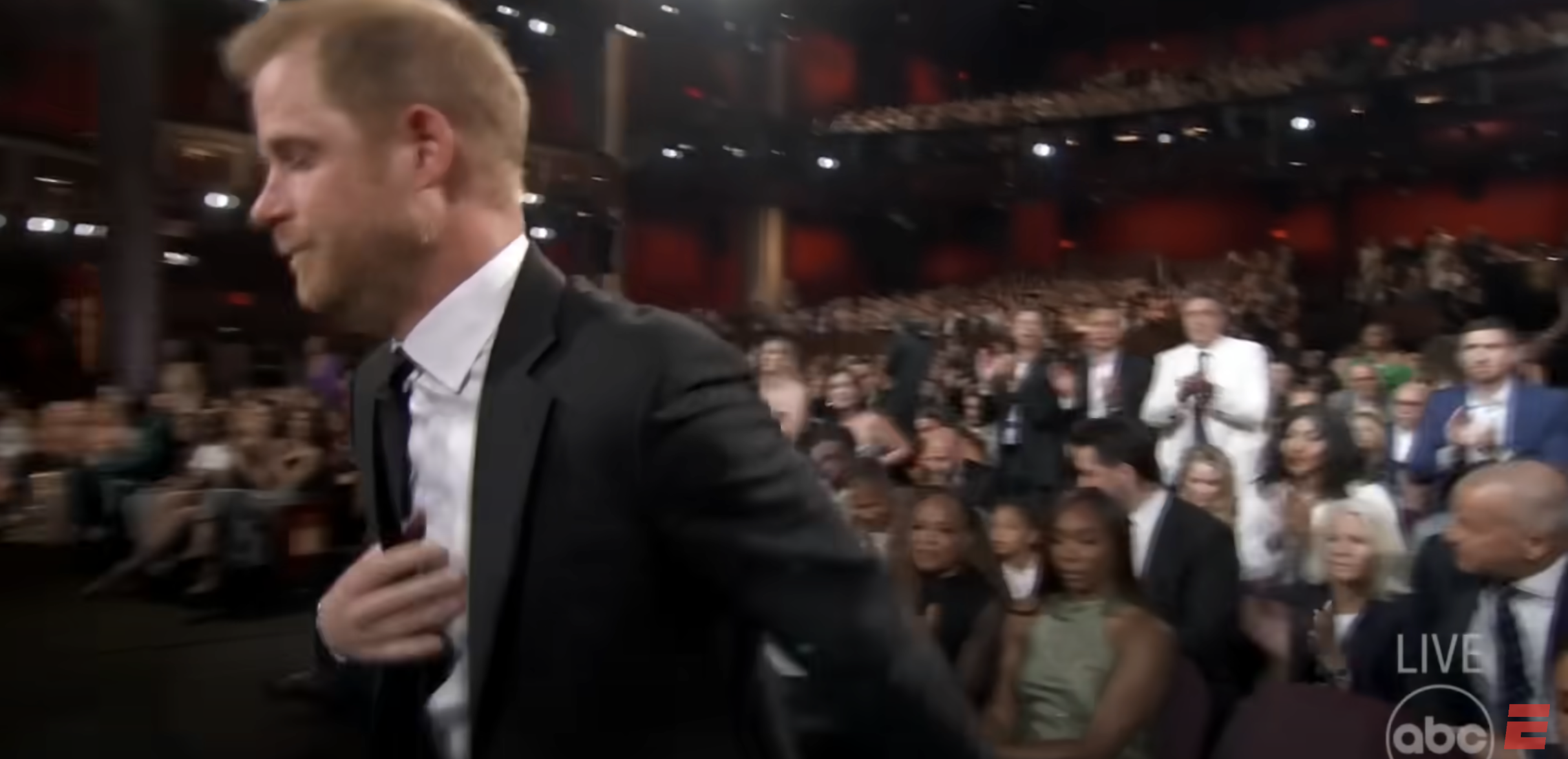 Venus Williams watches Prince Harry walk up to the stage to accept the Pat Tillman Award on July 11, 2024. | Source: YouTube/espn