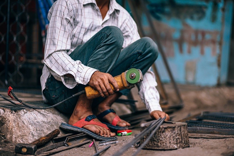Hombre trabajando en construcción│Imagen tomada: Pixabay Hombre trabajando en construcción│Imagen tomada: Pixabay