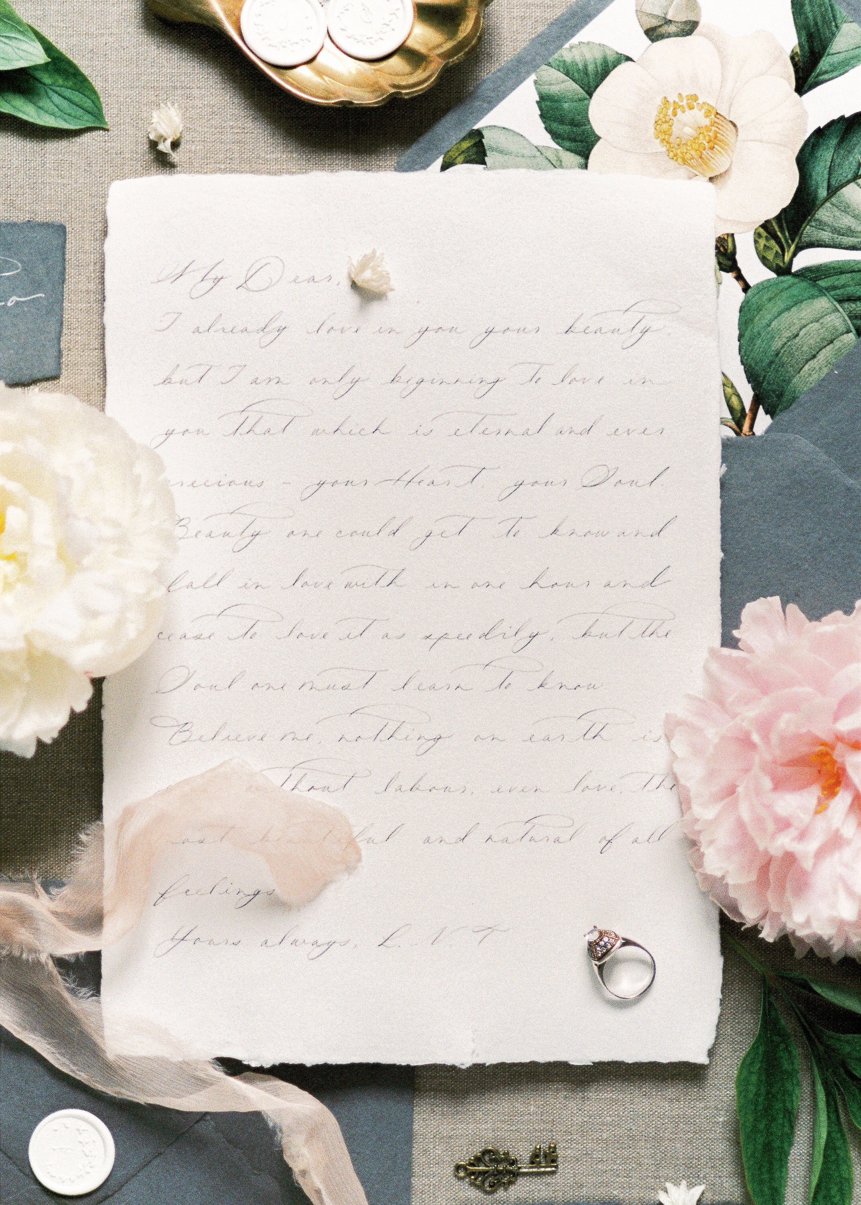 Mrs. Griffith left a note and ring | Photo: Pexels