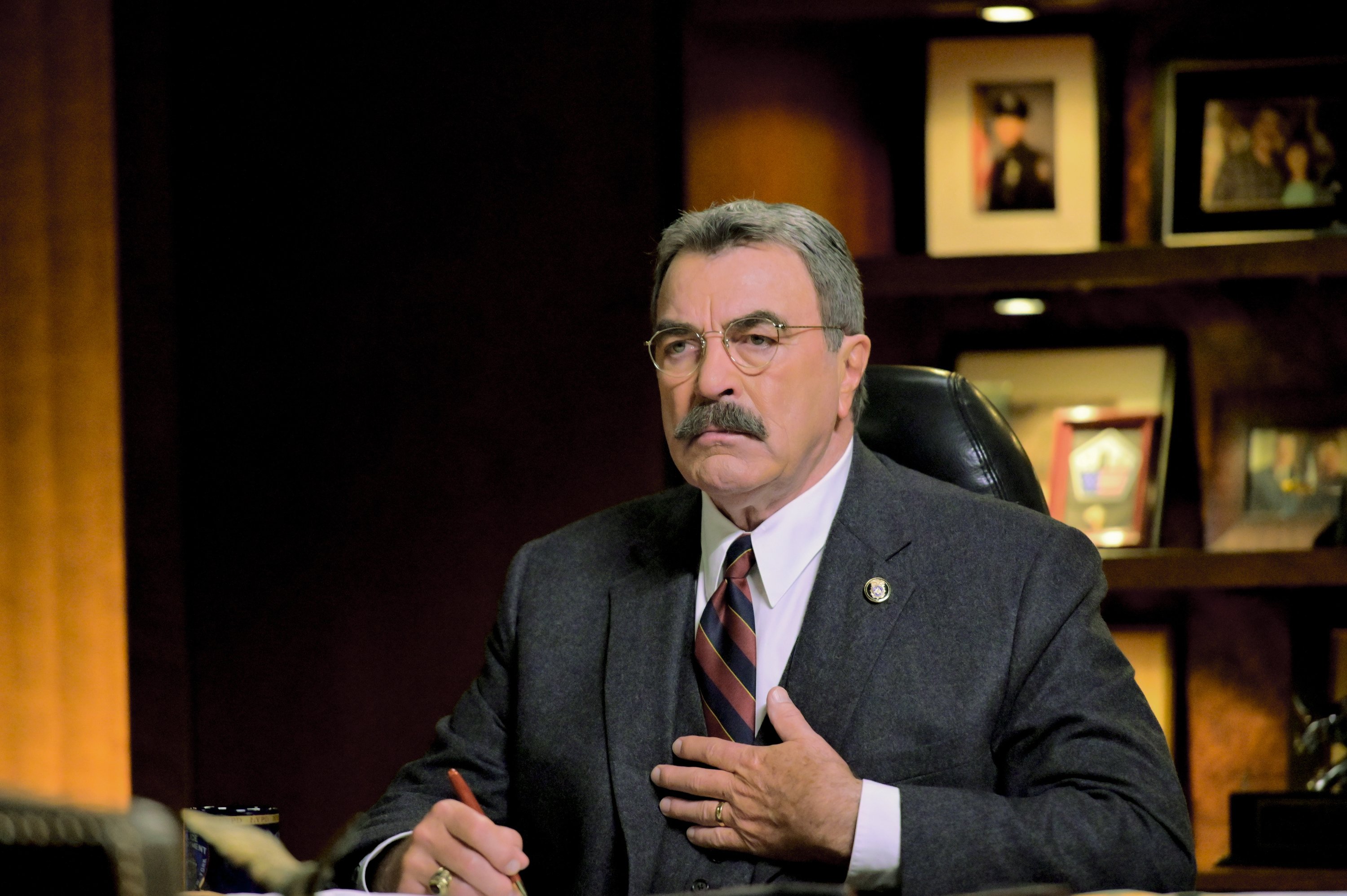 Tom Selleck on the set of "Blue Bloods" on July 30, 2021 | Source: Getty Images