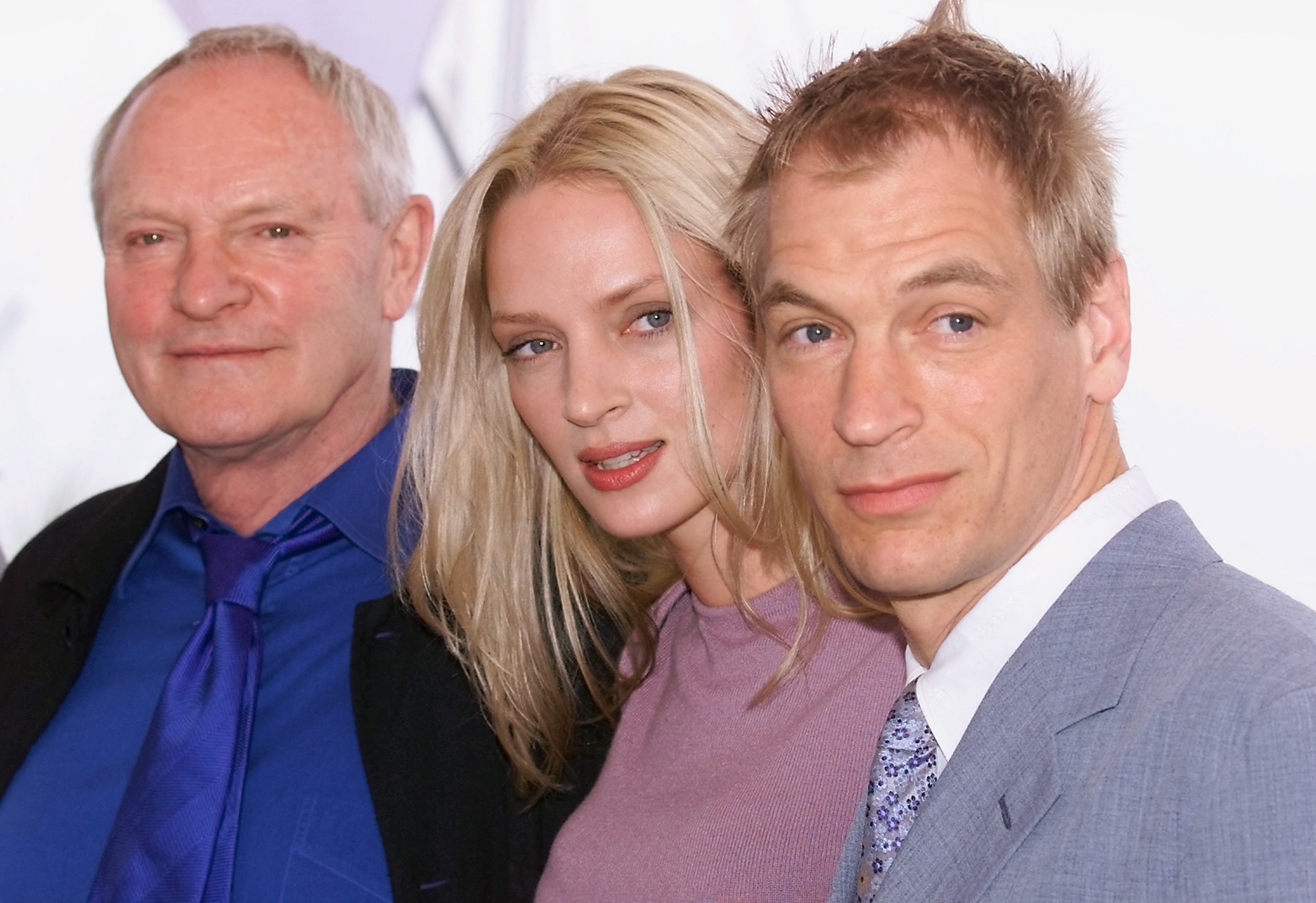 Julian Glover, Uma Thurman, and Julian Sands at the photocall of their film "Vatel" in 2000. | Source: Getty Images