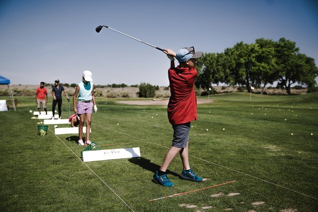 Two old friends tee-up for a game | Source: Pexels