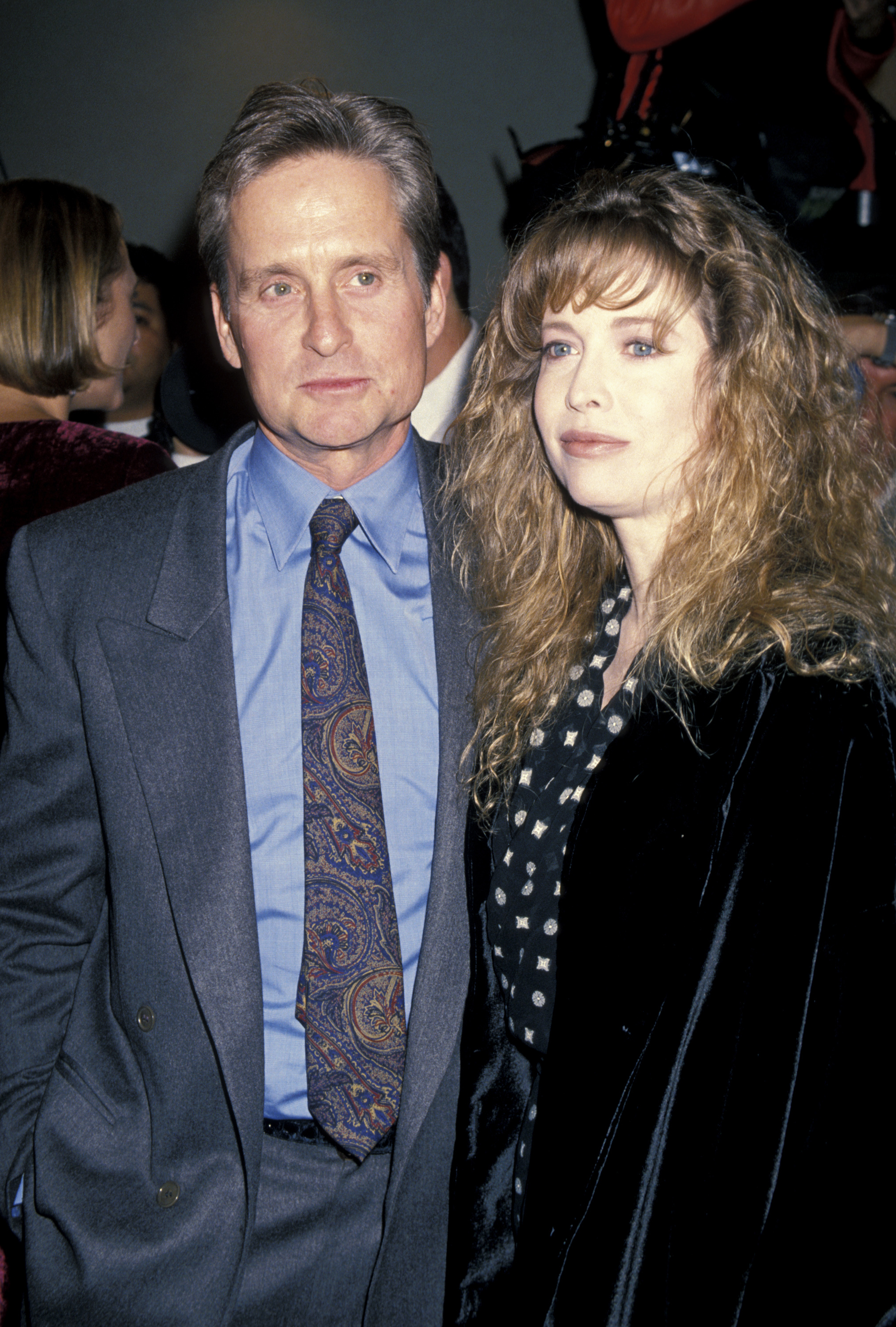 Michael Douglas and Diandra Douglas at the Los Angeles premiere of "Disclosure," 1994 | Source: Getty Images