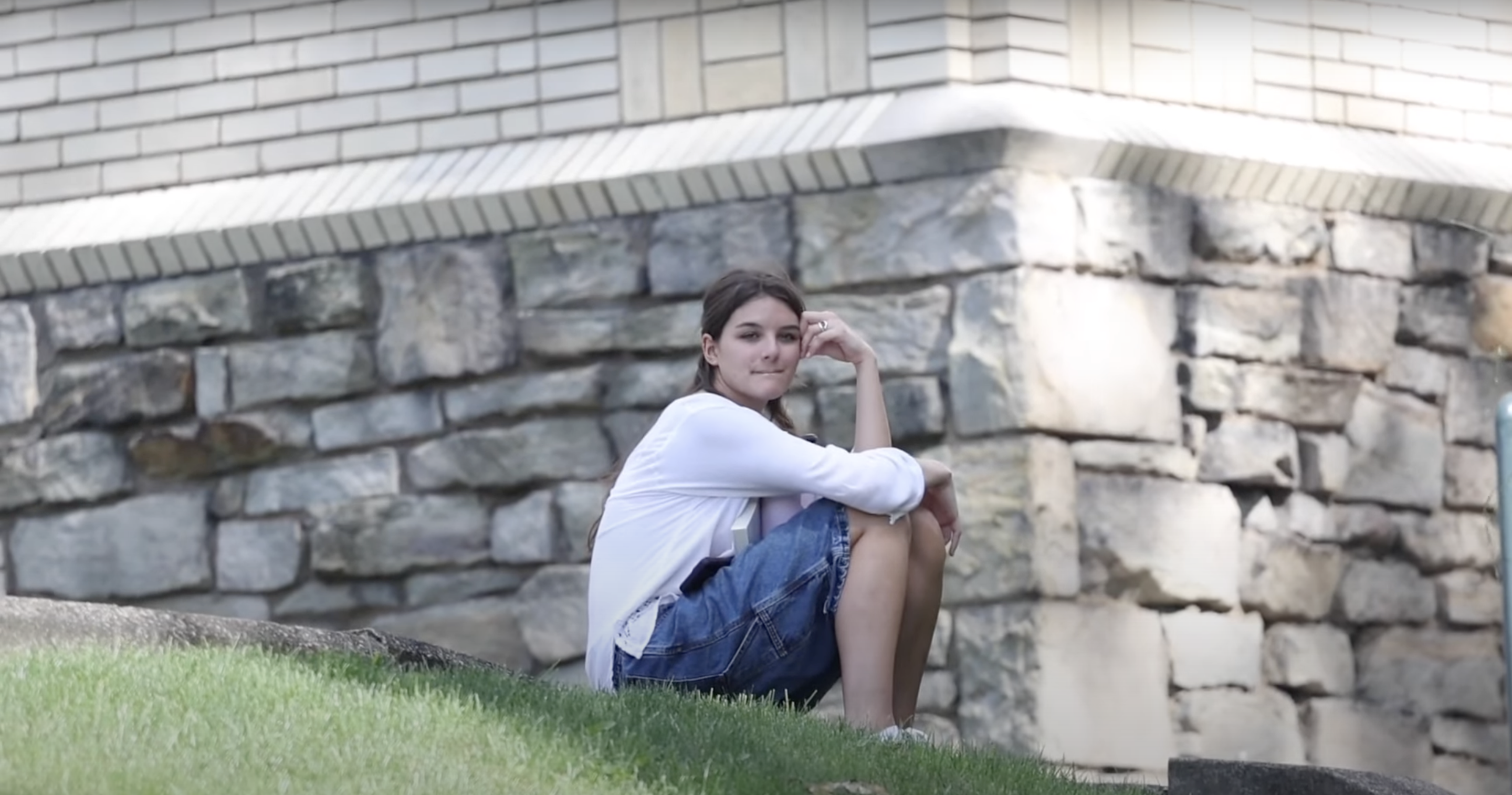 A screenshot of Suri Cruise from a video posted on August 21, 2024 | Source: YouTube/@pagesix