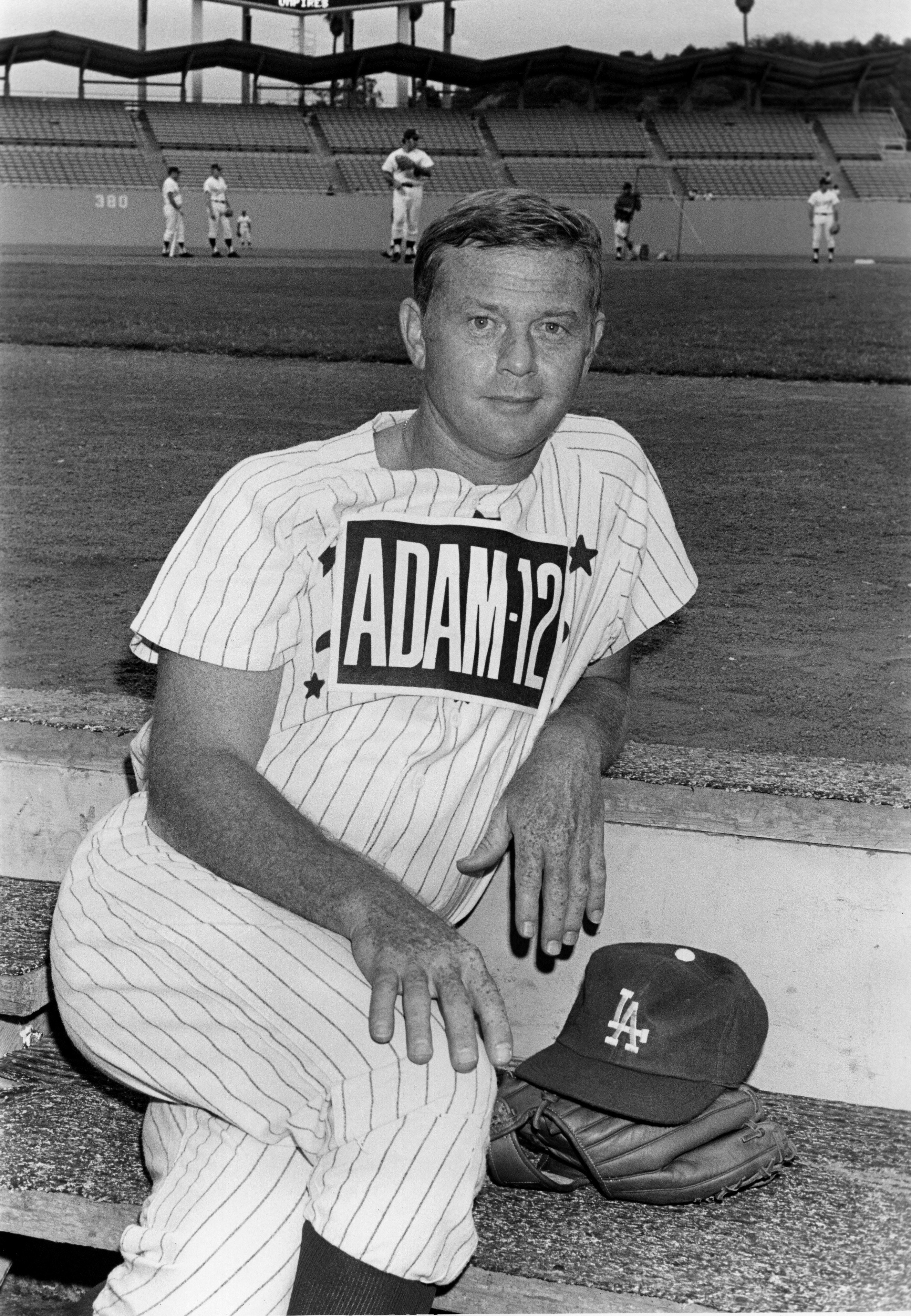 Martin Milner attending a cop charity baseball game at Dodger Stadium Los Angeles on September 5, 1972. | Photo: Getty Images. 