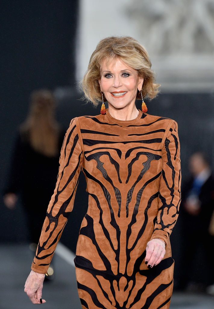 Jane Fonda bei der Probe vor Le Defile L'Oreal Paris im Rahmen der Paris Fashion Week Womenswear Spring/Summer 2018 in der Avenue Des Champs Elysees am 1. Oktober 2017 in Paris, Frankreich. | Quelle: Getty Images