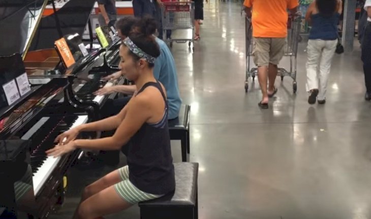 Source: YouTube/ Costco Piano Girl