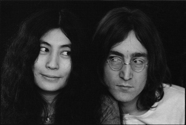 Yoko Ono y John Lennon en diciembre de 1968. | Foto: Getty Images