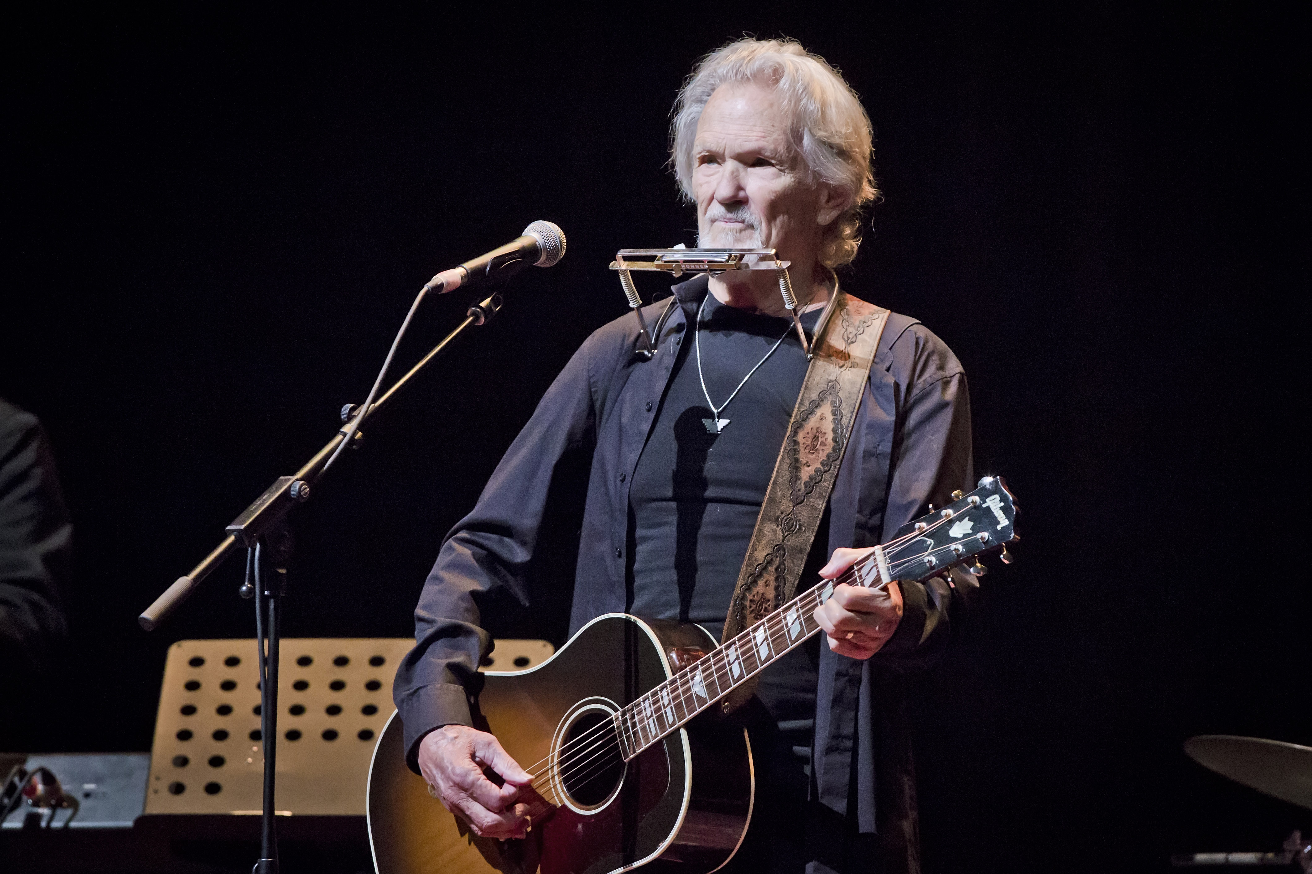 Kris Kristofferson performs live onstage during a concert at the Admiralspalast in Berlin, Germany, on June 10, 2019 | Source: Getty Images