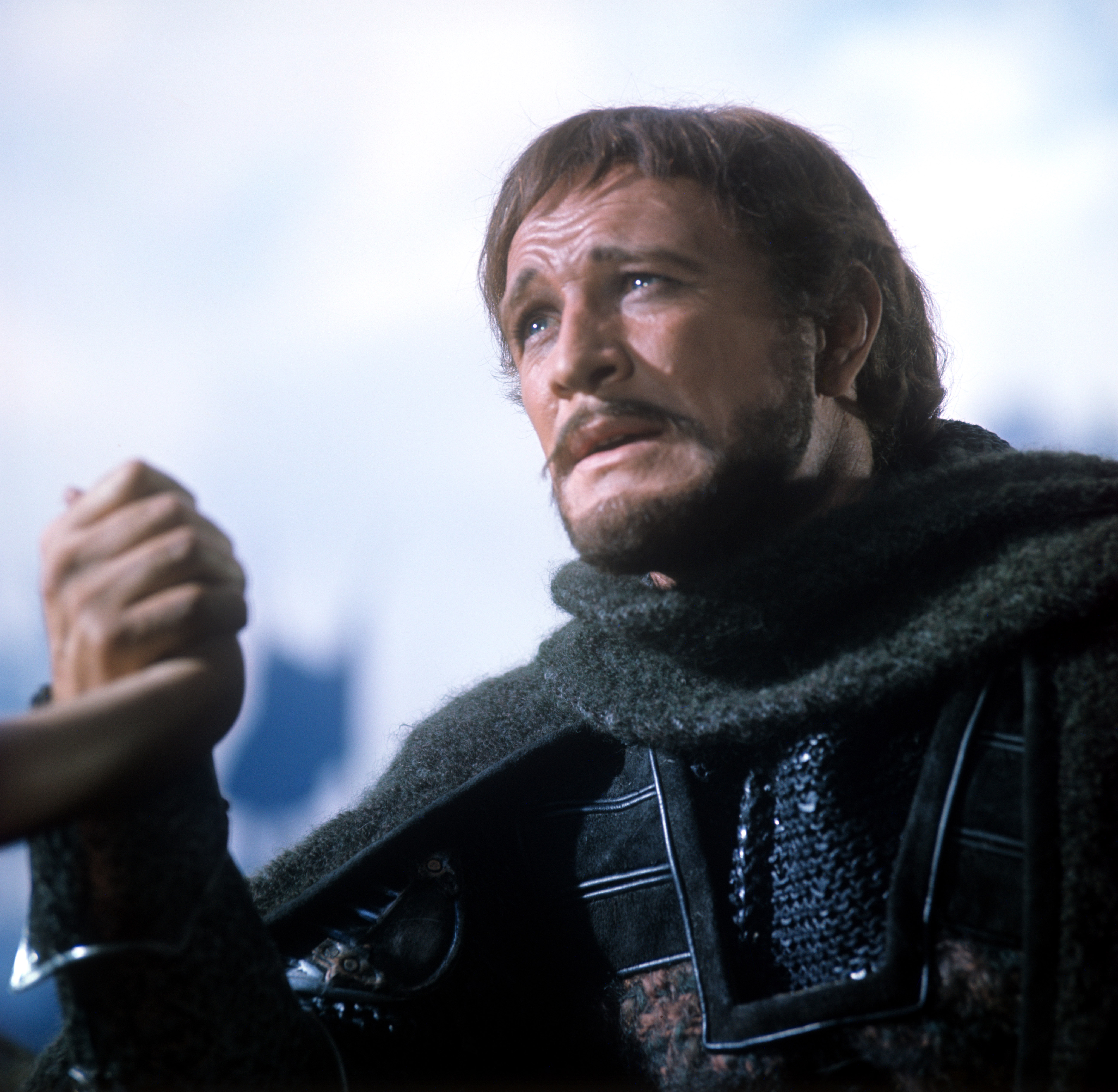 Richard Harris on the set of the 1967 film, "Camelot" | Source: Getty Images