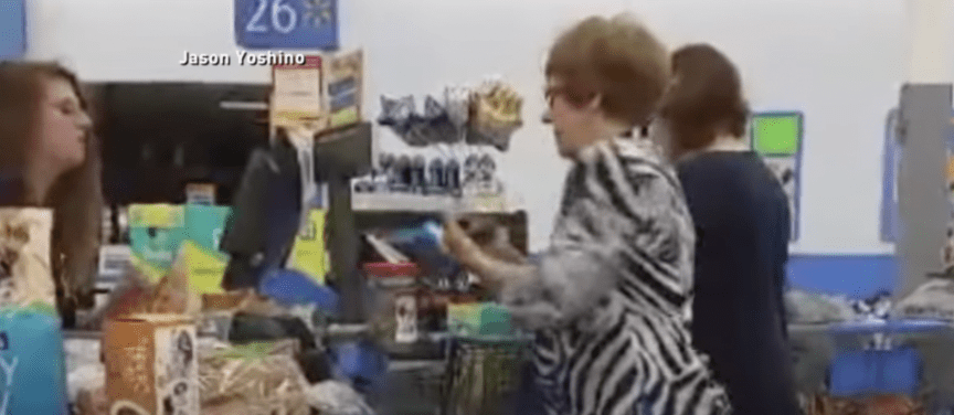 Carol Flynn in Walmart. | Source: youtube.com/ABC News