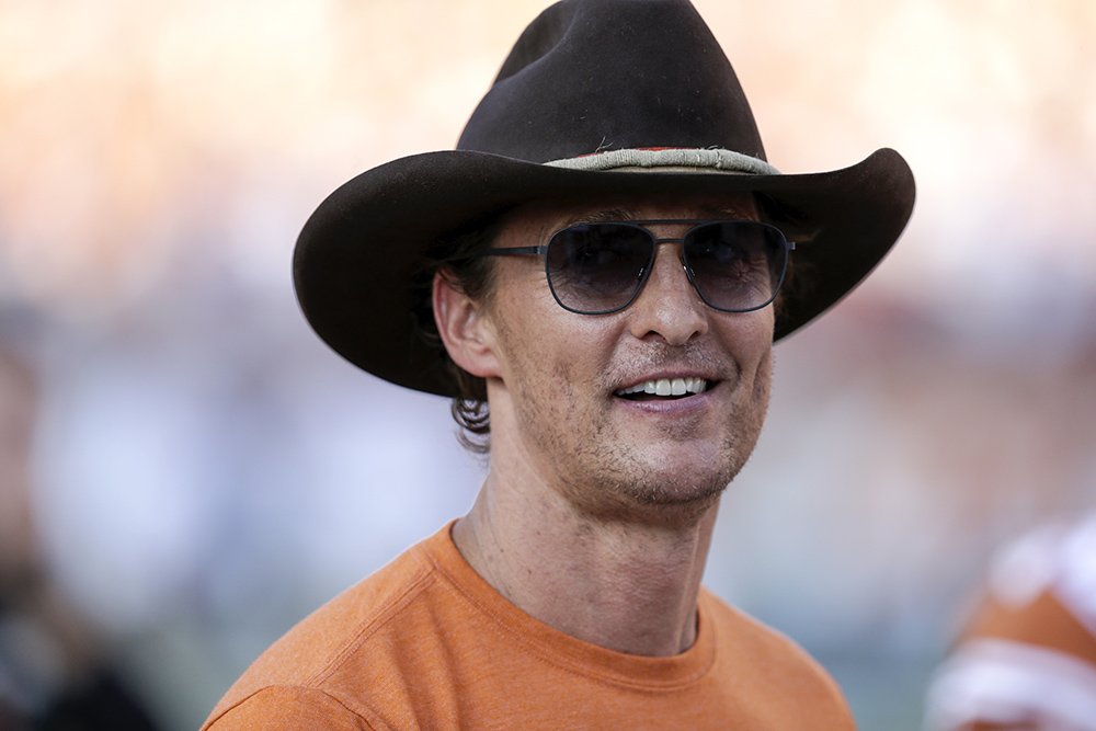 Matthew McConaughey watching players warm up before the game between the Texas Longhorns and the LSU Tigers in Austin, Texas, in September 2019. I Image: Getty Images.