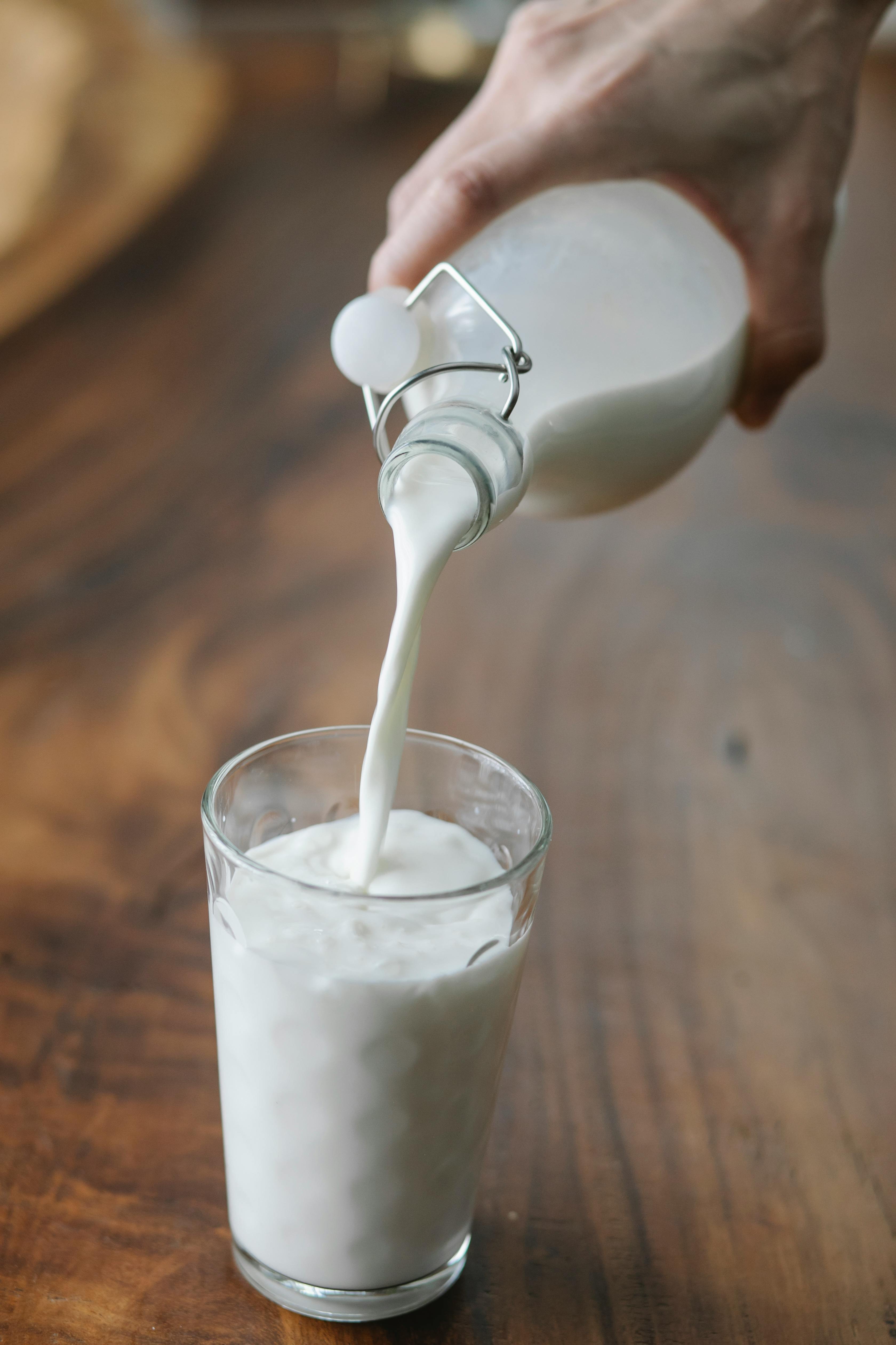 Milk being poured | Source: Pexels