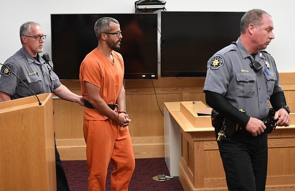 Christopher Watts is in court for his arraignment hearing at the Weld County Courthouse | Photo: Getty Images