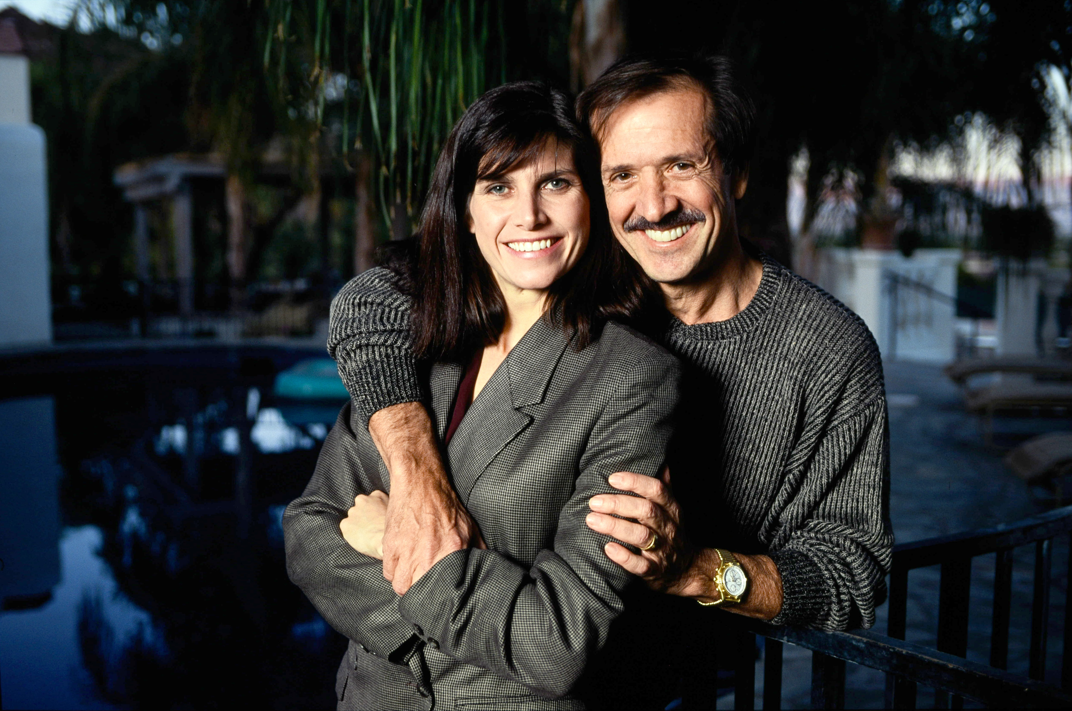Sonny Bono und seine vierte Frau Mary Whitaker am 1. Januar 1991 in Kalifornien | Quelle: Getty Images