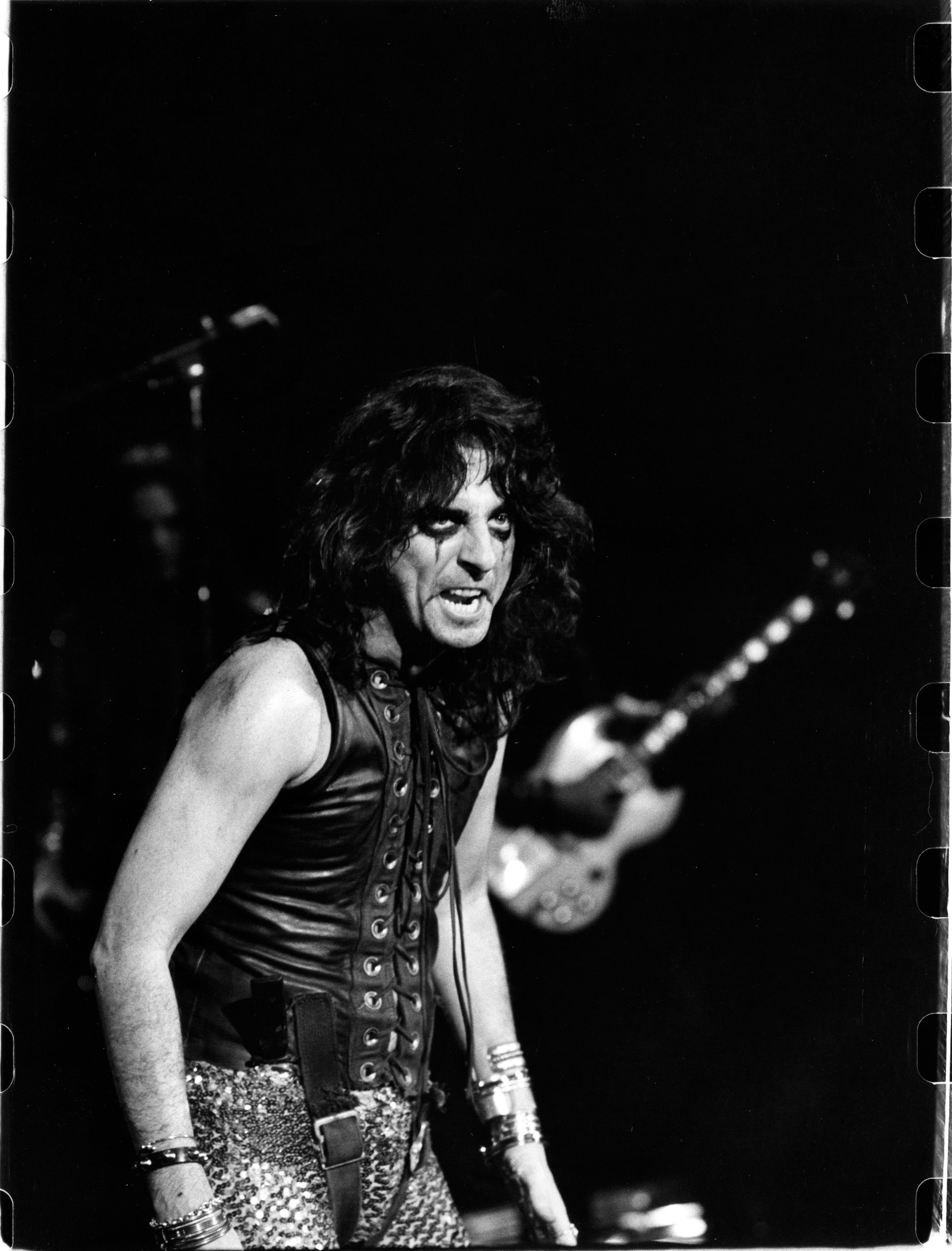 Alice Cooper in concert in 1972 | Source: Getty Images