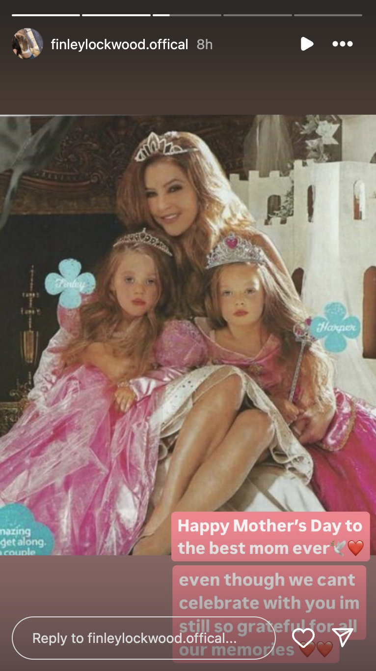 Lisa Marie Presley with her twin daughters Finley and Harper Lockwood posing for a picture, posted on May 12, 2024 | Source: Instagram/finleylockwood.offical