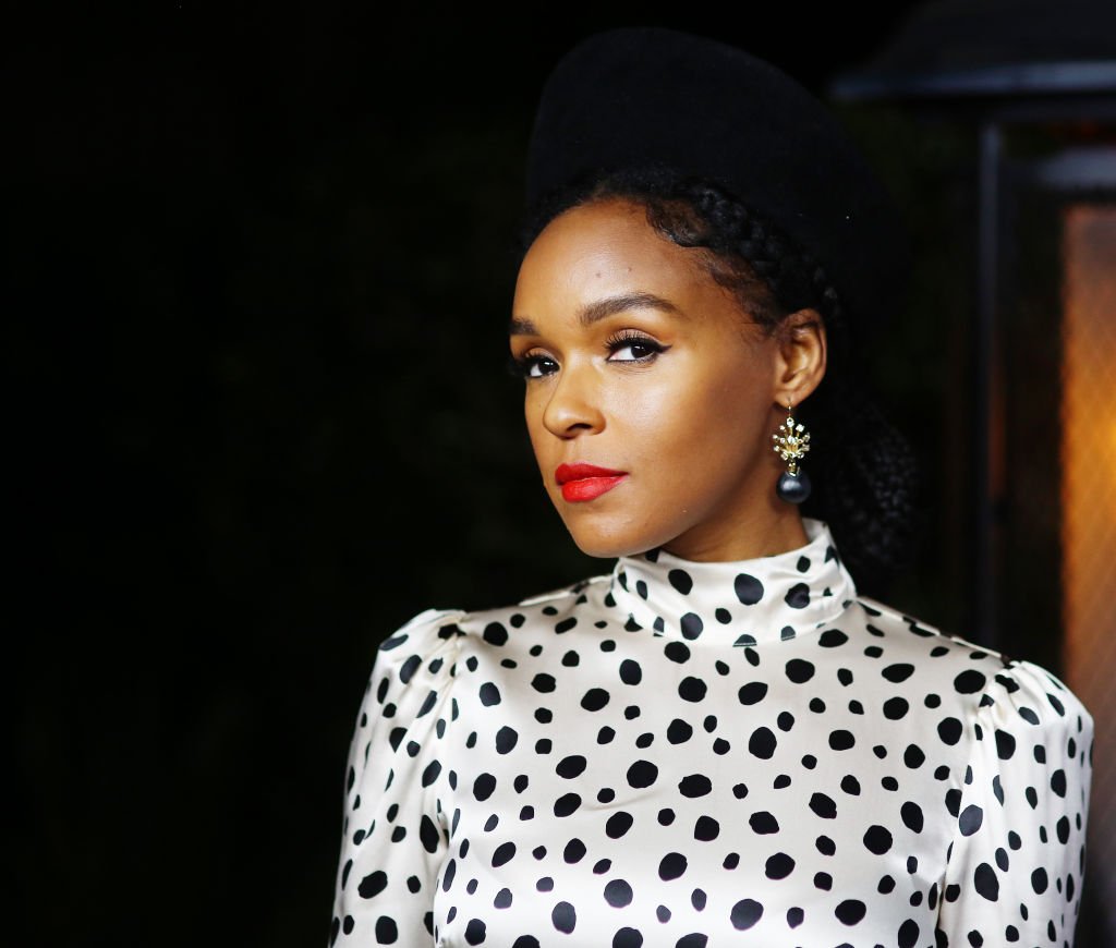 Janelle Monáe attends Alfre Woodard's 11th Annual Sistahs' Soirée at The Private Residence of Jonas Tahlin February 05, 2020 | Photo: Getty Images