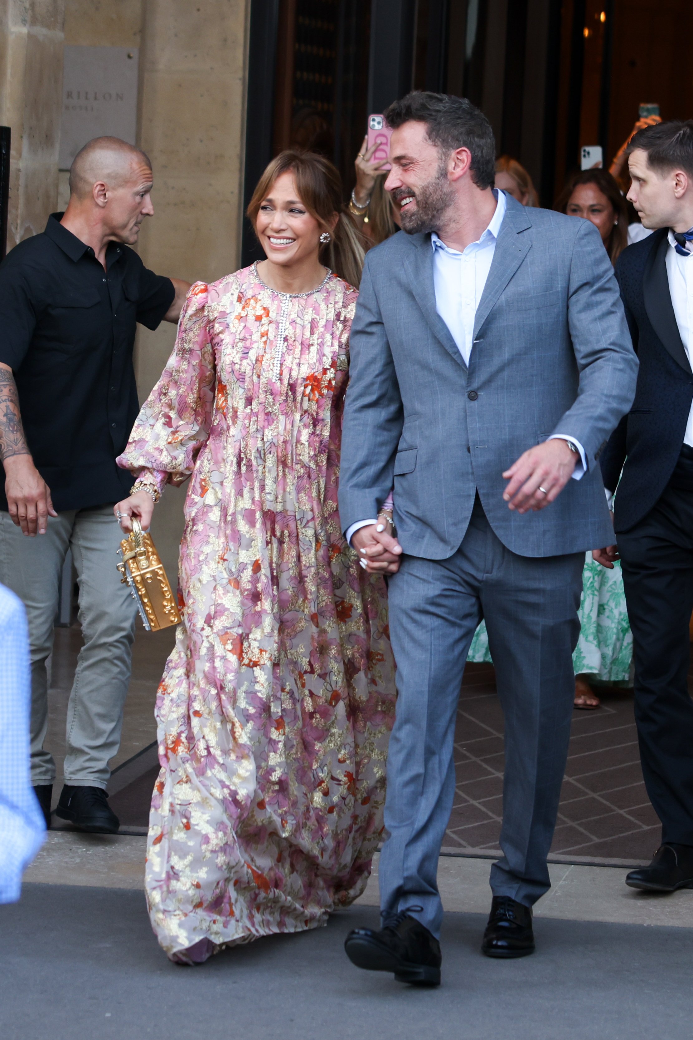 Jennifer Lopez and Ben Affleck leaving Hôtel de Crillon on July 23, 2022 in Paris, France | Source: Getty Images