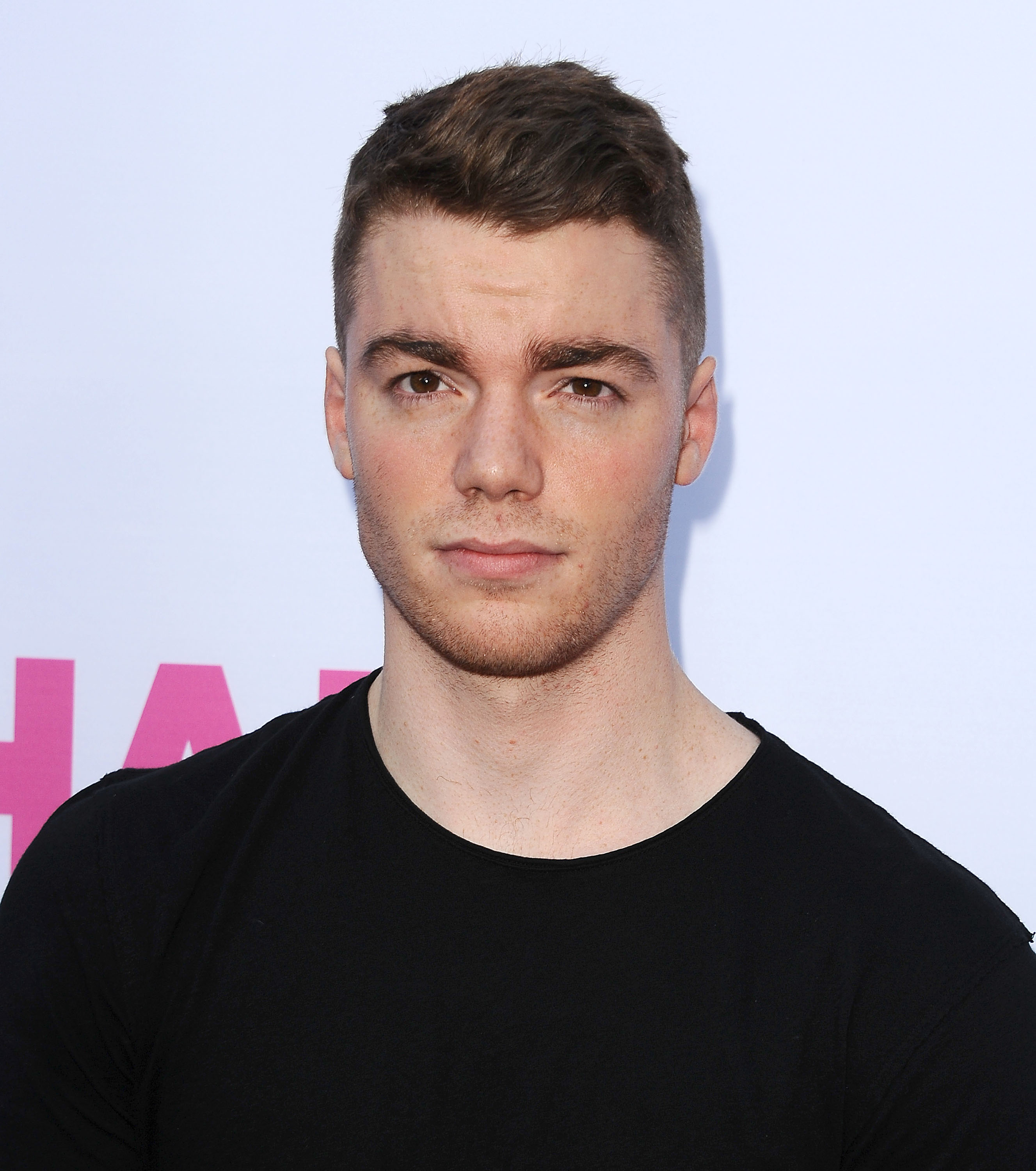 Gabriel Basso attends the premiere of "Barely Lethal" at ArcLight Hollywood on May 27, 2015, in Hollywood, California. | Source: Getty Images