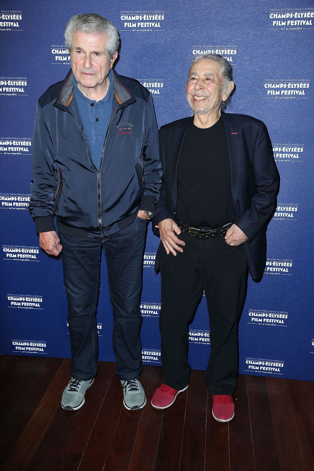 Claude Lelouch et le musicien Francis Lai assistent à la projection'Tourner pour Vivre' lors du 5ème Festival du Film des Champs Elysées à Publicis à Paris, France. | Photo : Getty Images