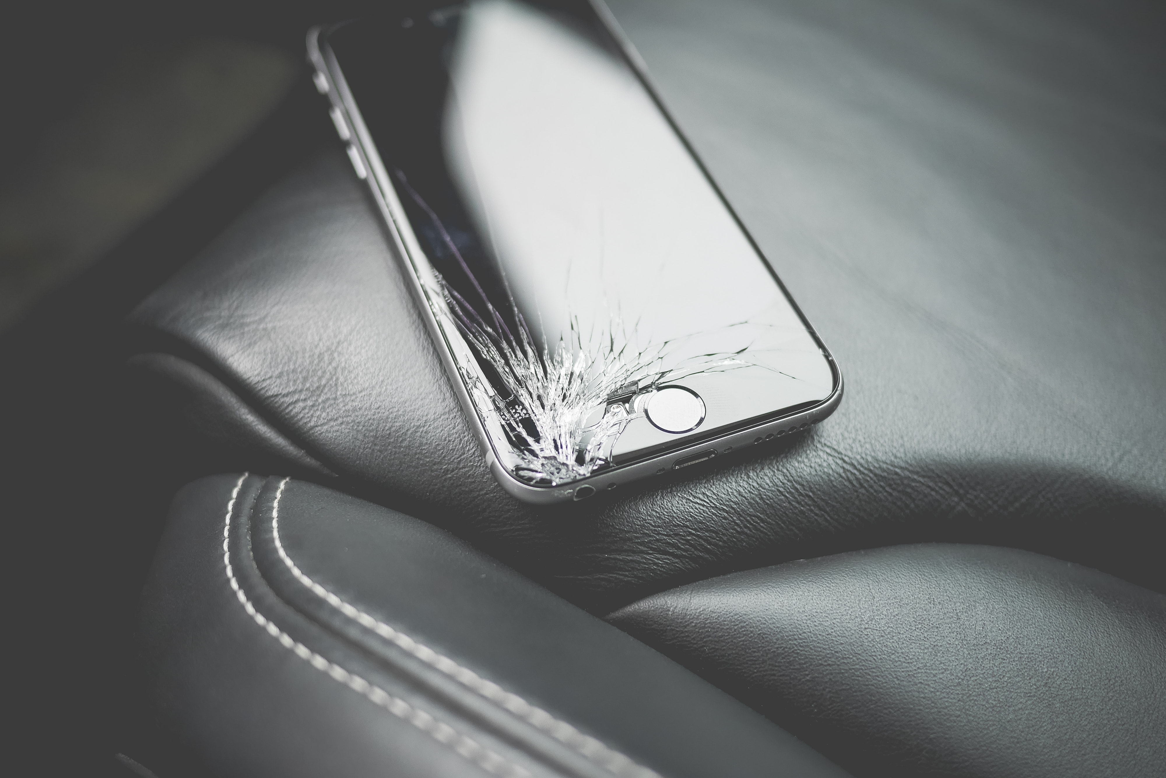 Cassie broke her one-month-old iPhone. | Source: Pexels