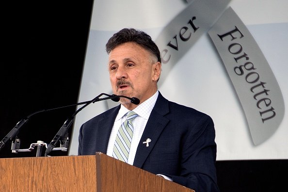 Frank DeAngelis during the Columbine Remembrance Ceremony at Clement Park in Littleton, Colorado, on April, 20, 2019. | Photo: Getty Images