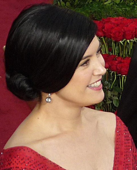 Actress Phoebe Cates ("Gremlins") at the 81st Annual Academy Awards on 22 February 2009 | Photo: Greg in Hollywood (Greg Hernandez) CC BY-SA 2.0 Wikimedia Commons