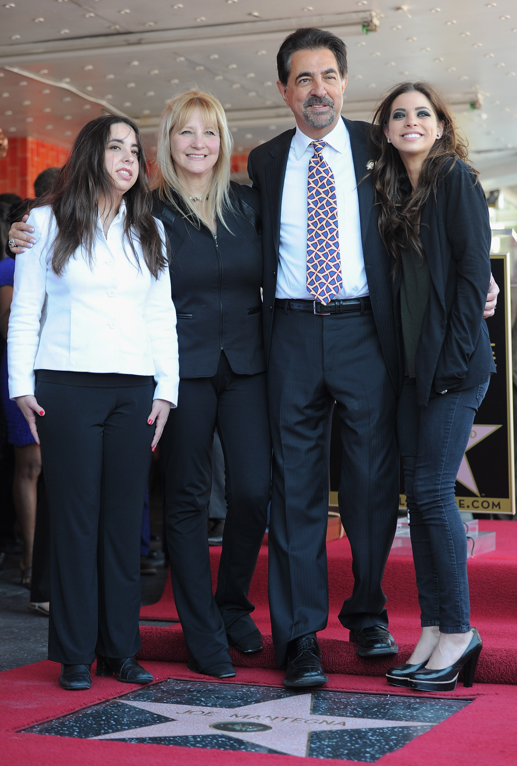 Mia Mantegna, Arlene Vhrel, Joe Mantegna, and Gia Mantegna at Joe Mantegna's Hollywood Walk of Fame star ceremony in Hollywood, California on April 29, 2011 | Source: Getty Images