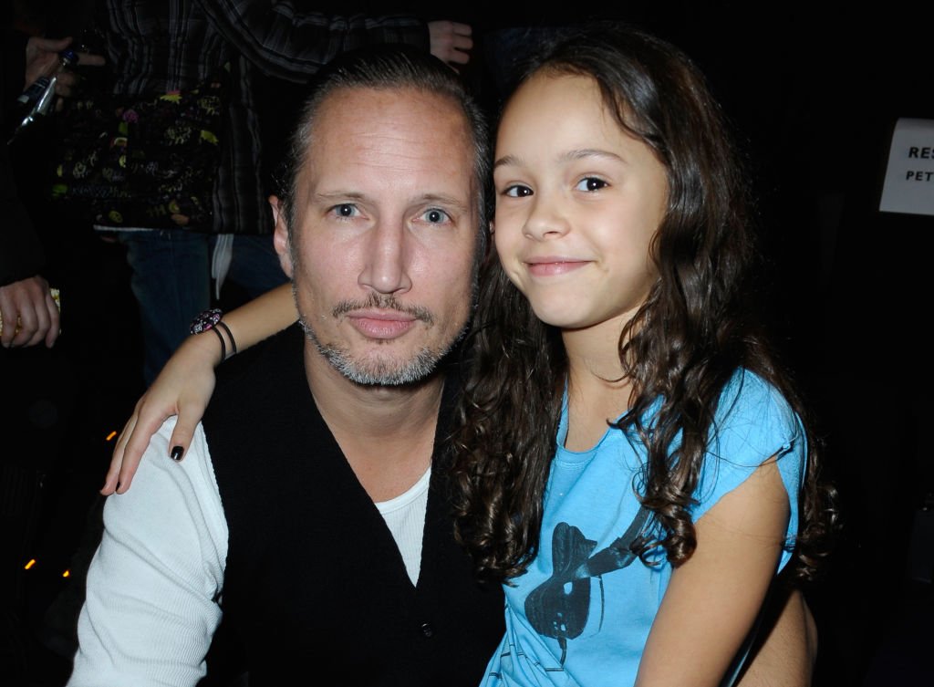 Benno Fuermann und seine Tochter Zoe besuchen die Deutschlandpremiere von 'Tom Sawyer & Huckleberry Finn' am 16. Dezember 2012 im Kino in der KulturBrauerei in Berlin. | Quelle: Getty Images