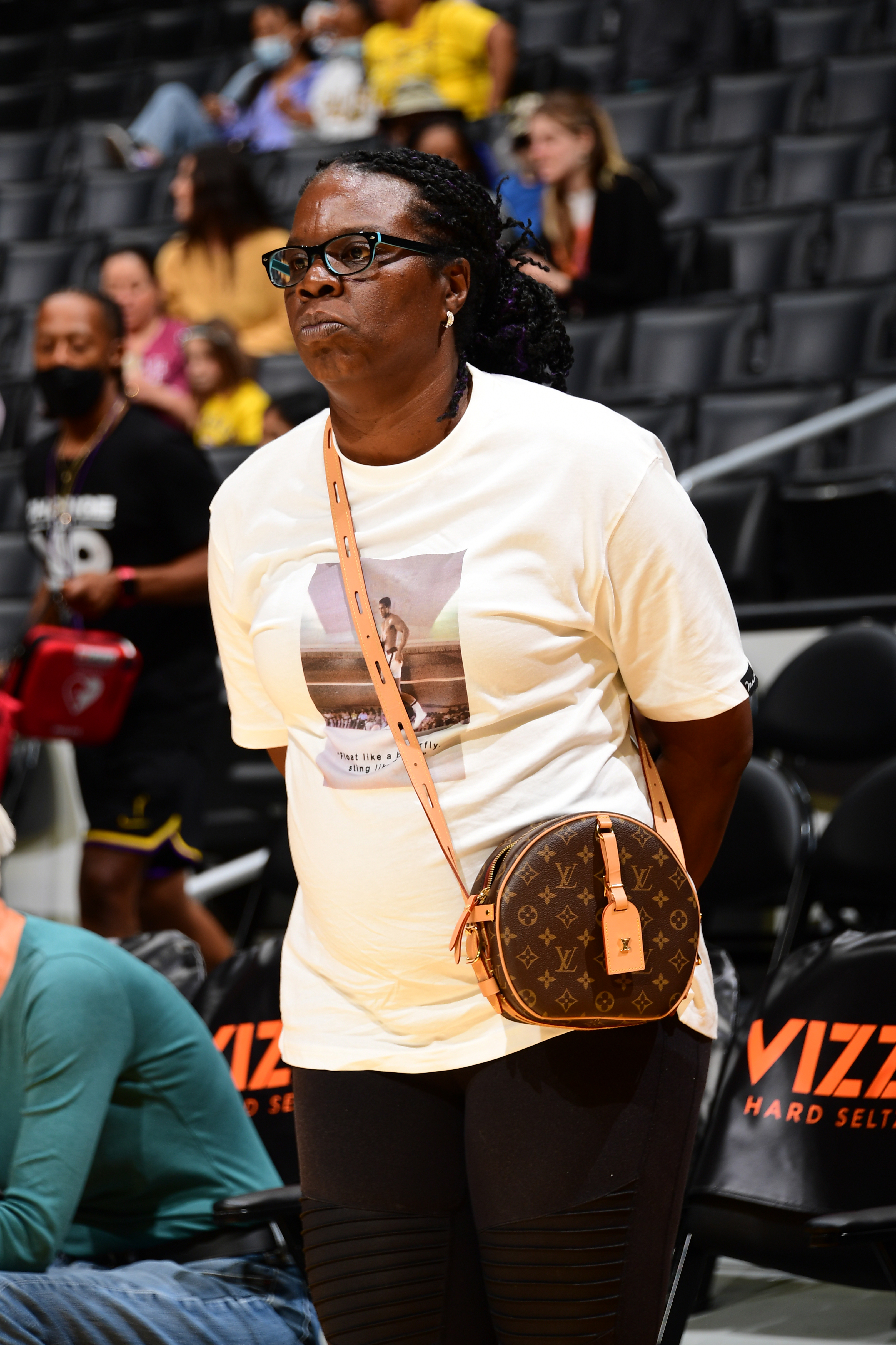 Leslie Jones attends the game between the Los Angeles Sparks and the Indiana Fever on July 19, 2022, at Crypto.Com Arena in Los Angeles, California. | Source: Getty Images