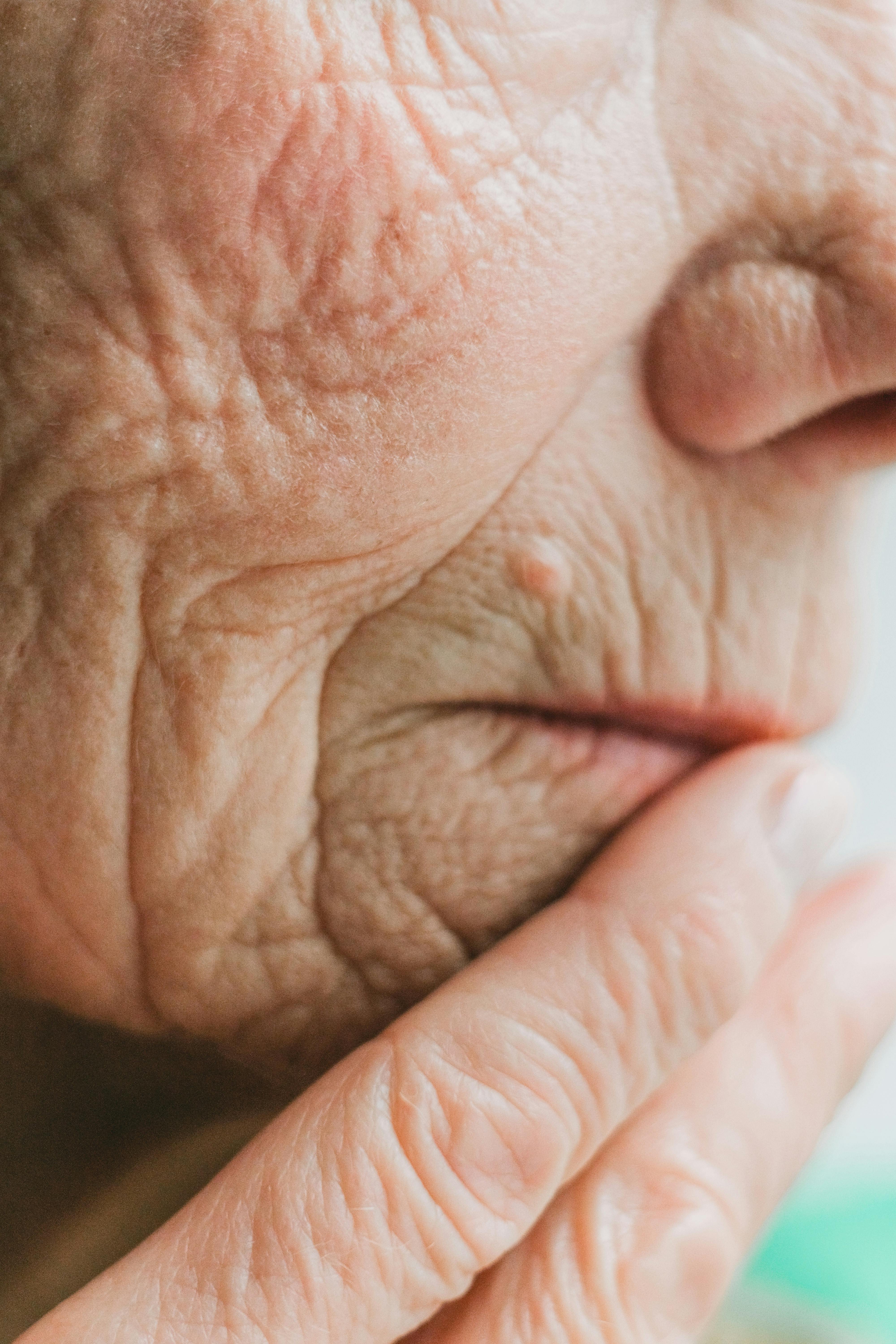 A close-u of an older woman's face | Source: Pexels