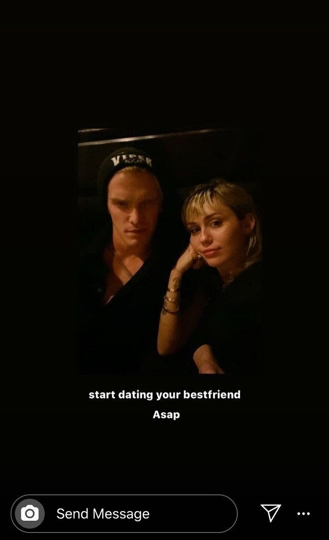 Miley Cyrus shared a picture withCody Simpson in honor of his birthday | Source: instagram.com/mileycyrus