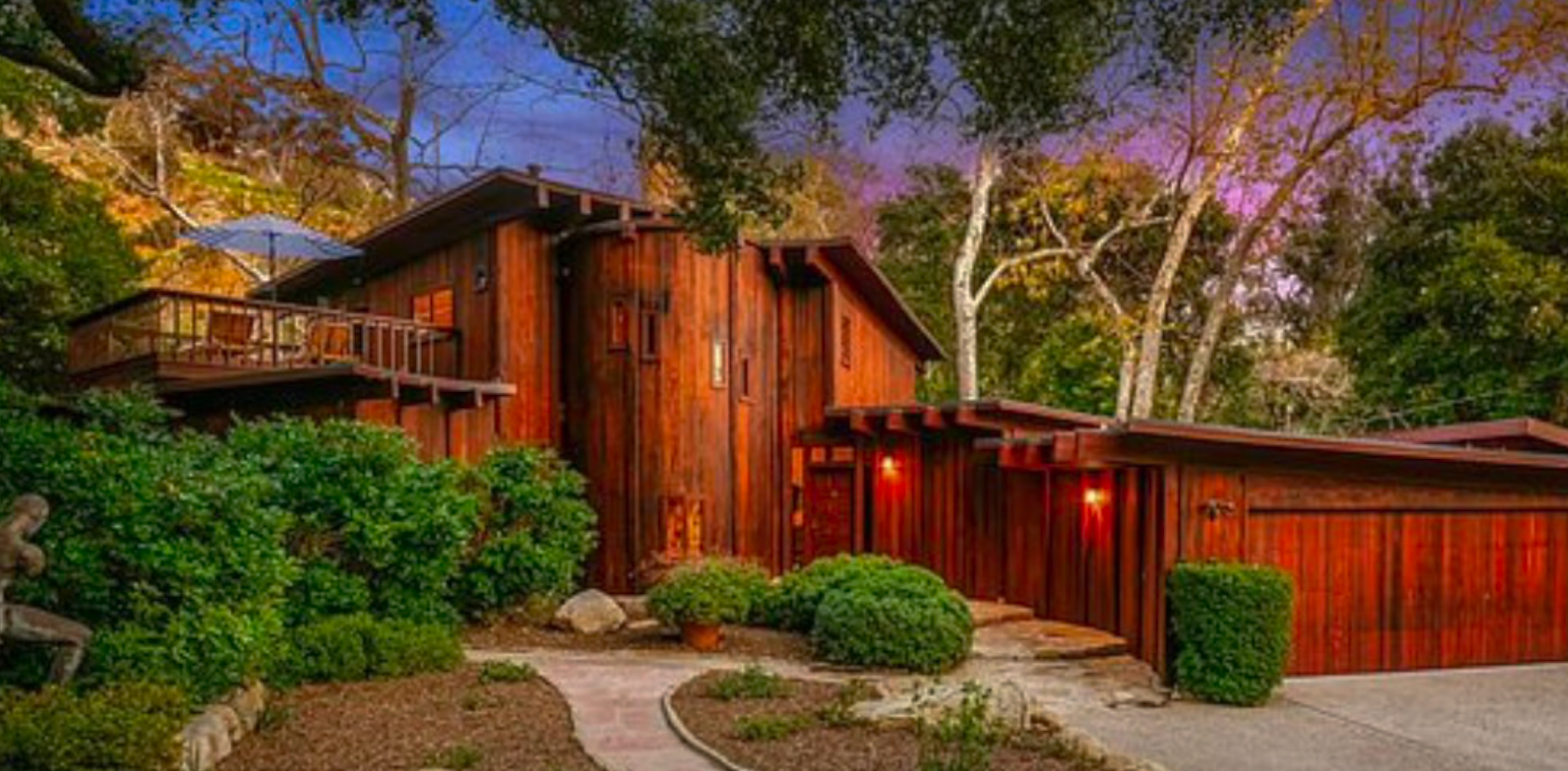 Joyce DeWitt's home exterior view in Santa Barbara, California | Source: YouTube/DrGariS