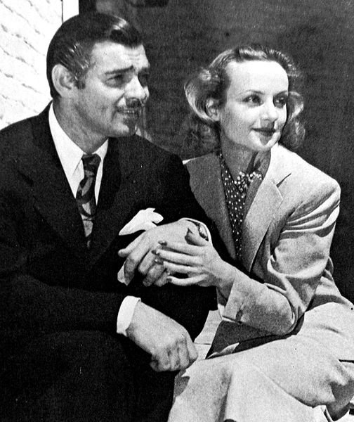 Clark Gable and Carole Lombard after their honeymoon, 1939. | Source: Wikimedia Commons