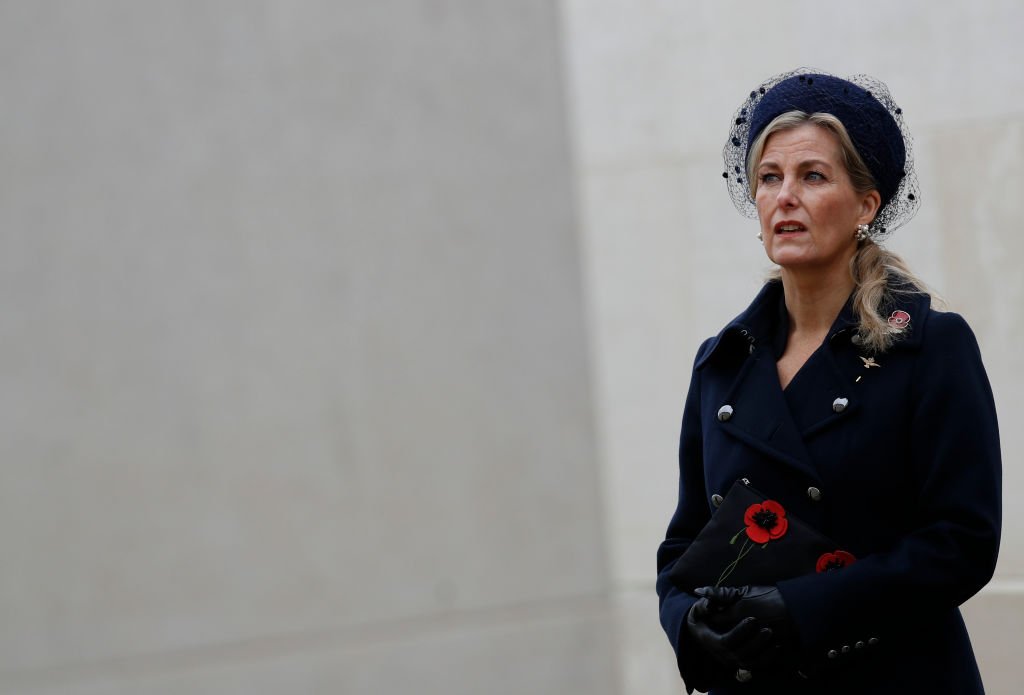 Sophie, condesa de Wessex durante las conmemoraciones del Día del Armisticio el 11 de noviembre de 2020 en Inglaterra. | Foto: Getty Images.