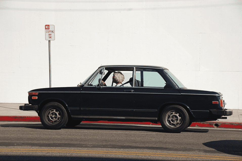 A photo of an elderly woman driving a car | Photo: Pixabay