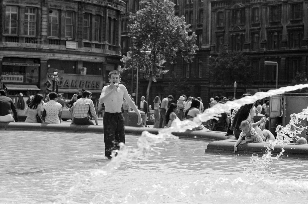 Heatwave in Trafalgar Square, 1976 | Source: Getty Images