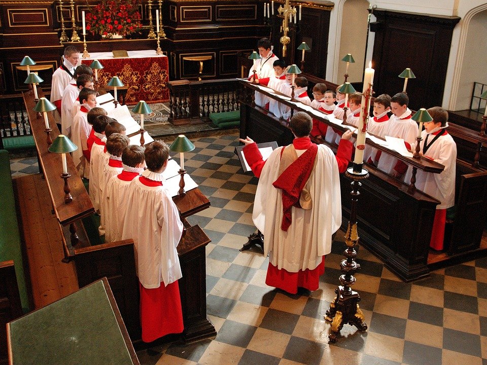Grupo de niños cantando en coro de iglesia. | Imagen: Pixabay Grupo de niños cantando en coro de iglesia. | Imagen: Pixabay