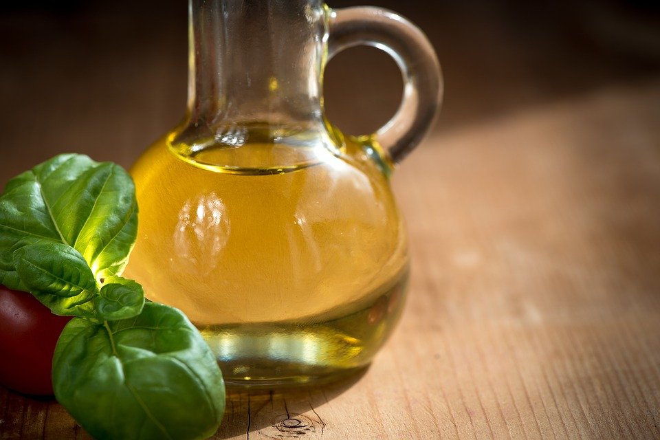 Jarra de aceite de oliva-Imagen tomada de Pixabay