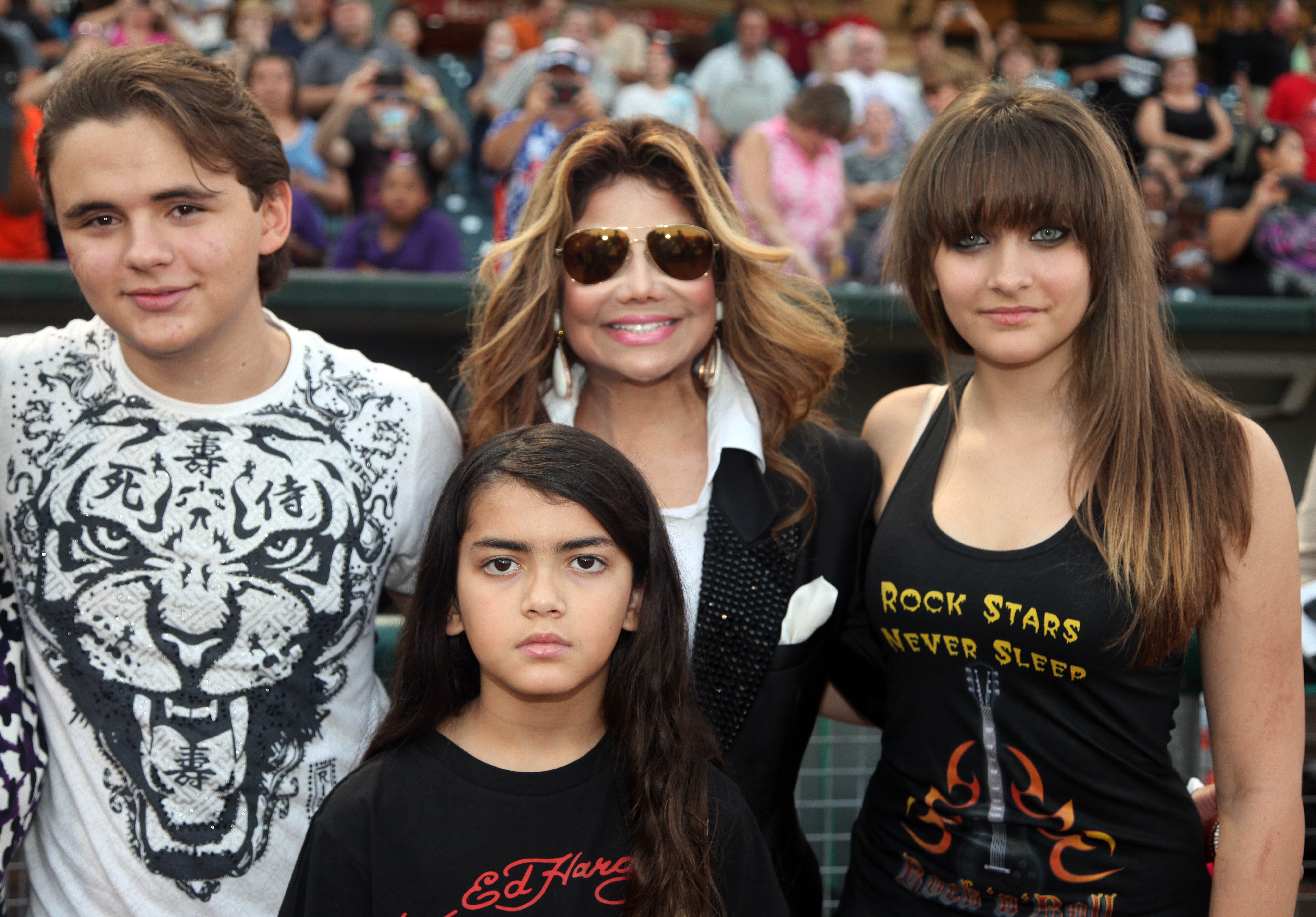 Prince, Bigi, and Paris Prince Jackson with their dad's sister La Toya Jackson, photographed on August 30, 2012 | Source: Getty Images