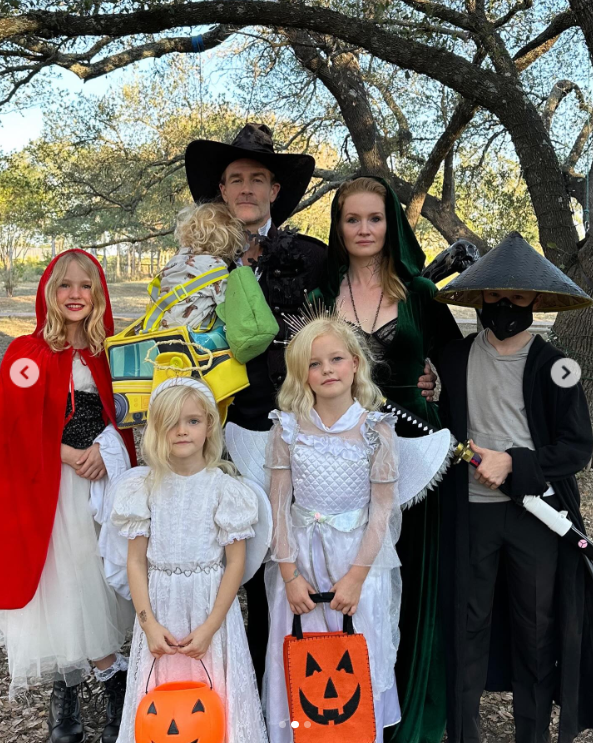 James and Kimberly Van Der Beek celebrate Halloween with their children, posted on October 31, 2024 | Source: instagram.com/vanderkimberly