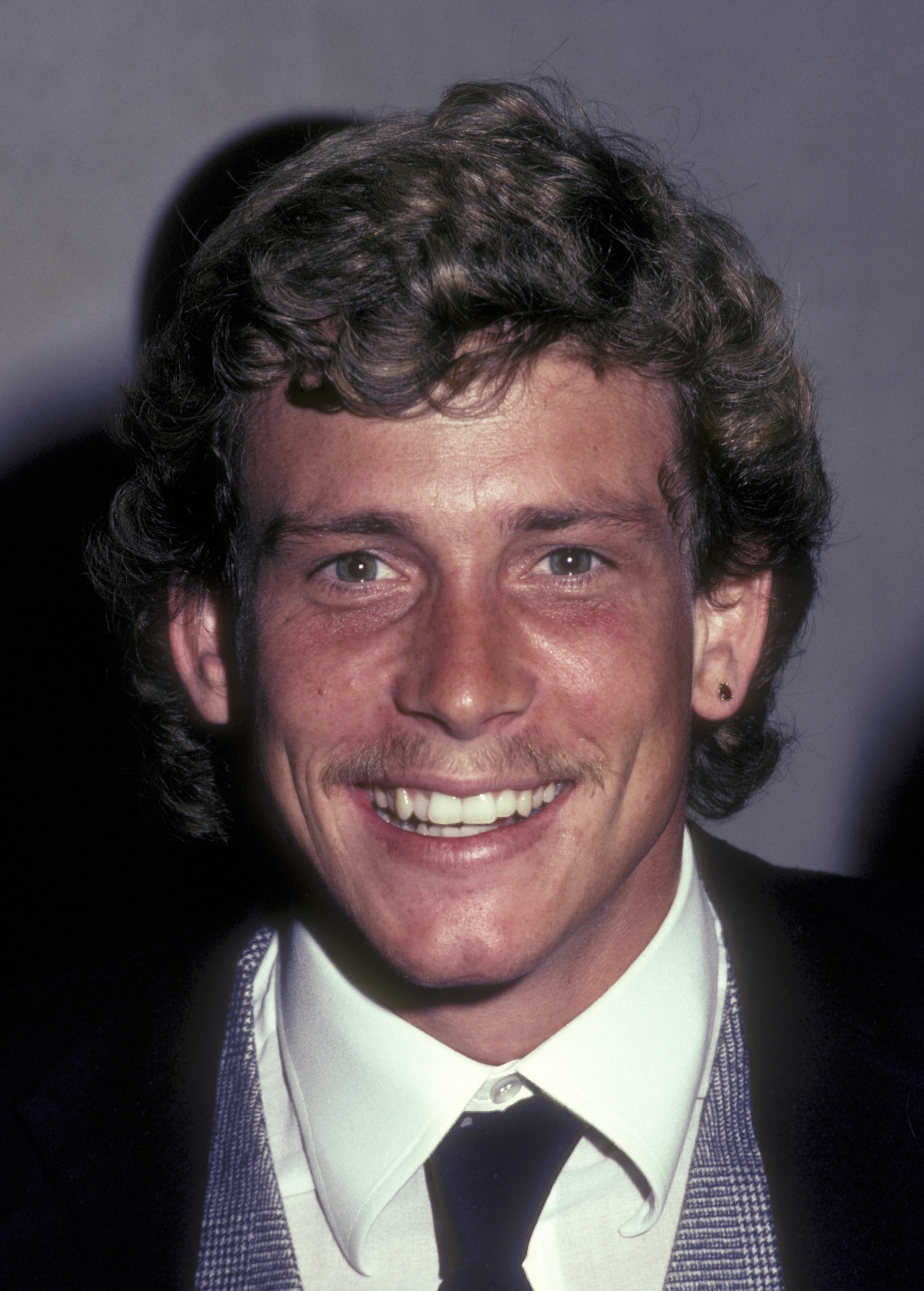 The actor at the CBS TV Affiliates party on May 11, 1983, in Century City, California. | Source: Getty Images