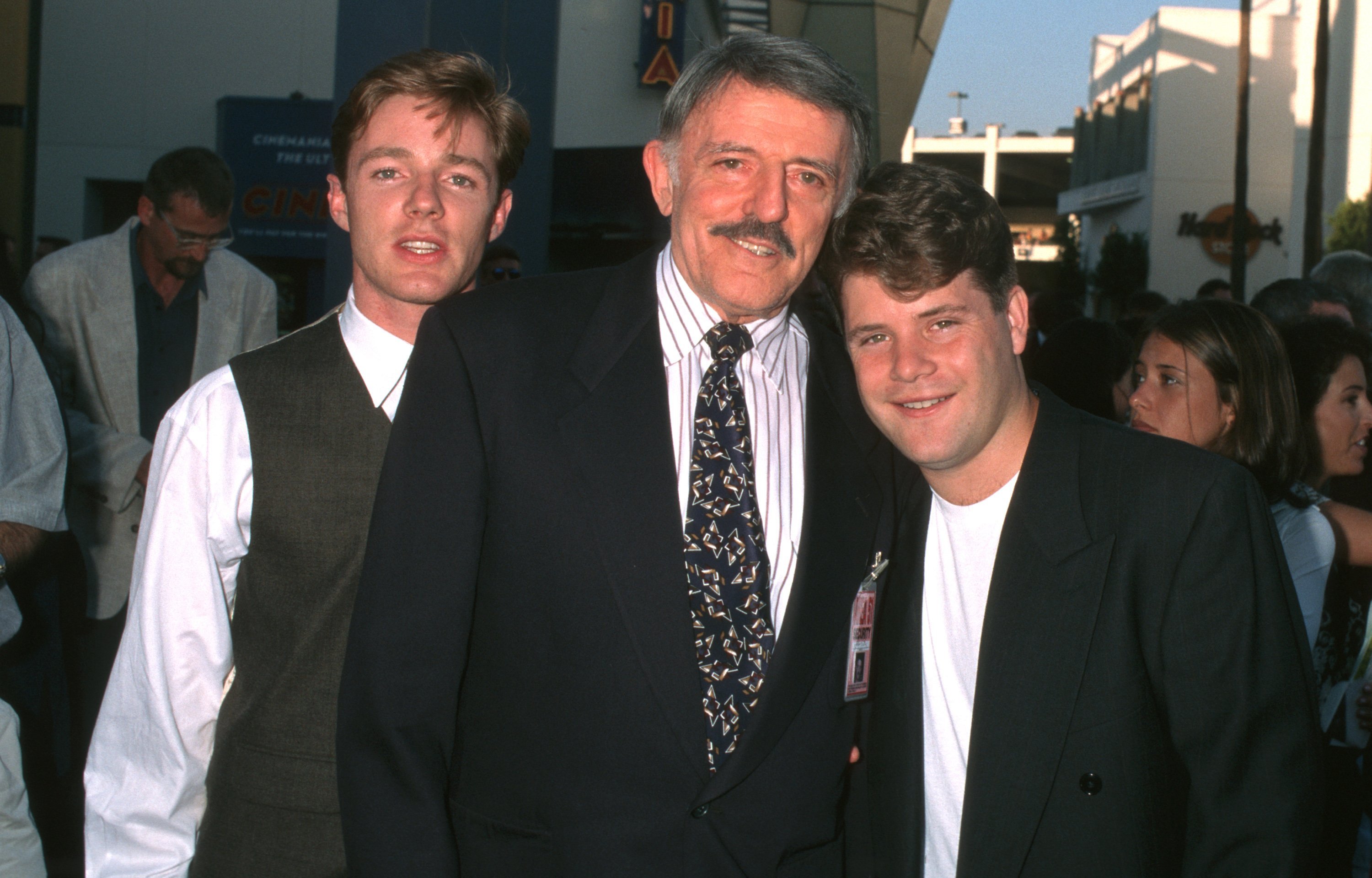 Mackenzie Astin, John Astin, and Sean Astin in Universal City, California on July 17, 1996 | Source: Getty Images