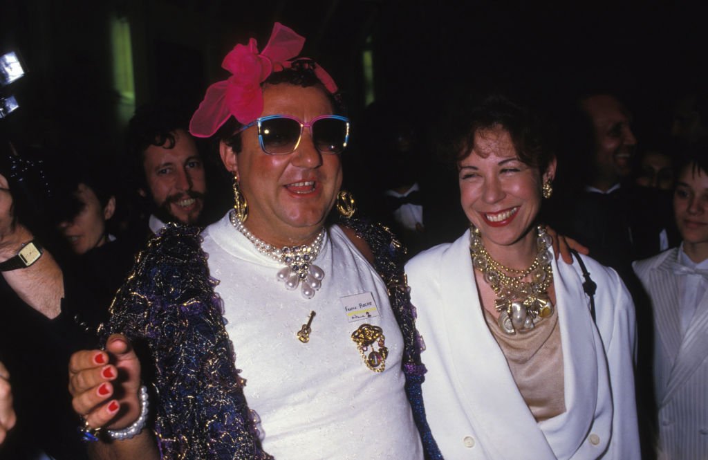 Coluche et sa femme Véronique lors du Festival de Cannes en mai 1986. ǀ Source : Getty Images
