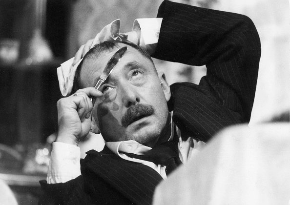 Heinz Schubert als "Ekel Alfred", 1975 | Quelle: Getty Images