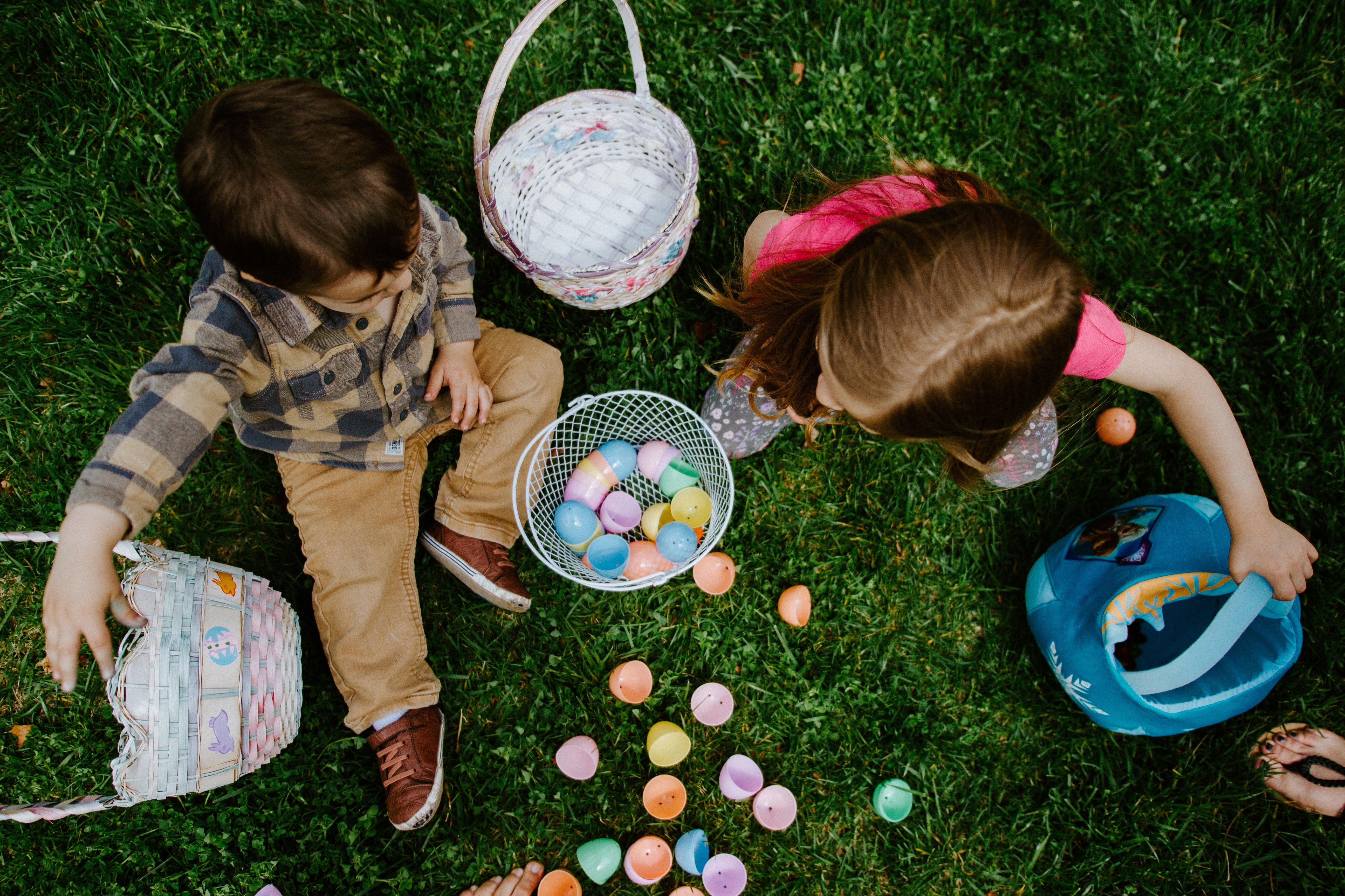 Kids playing on a playground | Source: Unsplash /Gabe Pierce 