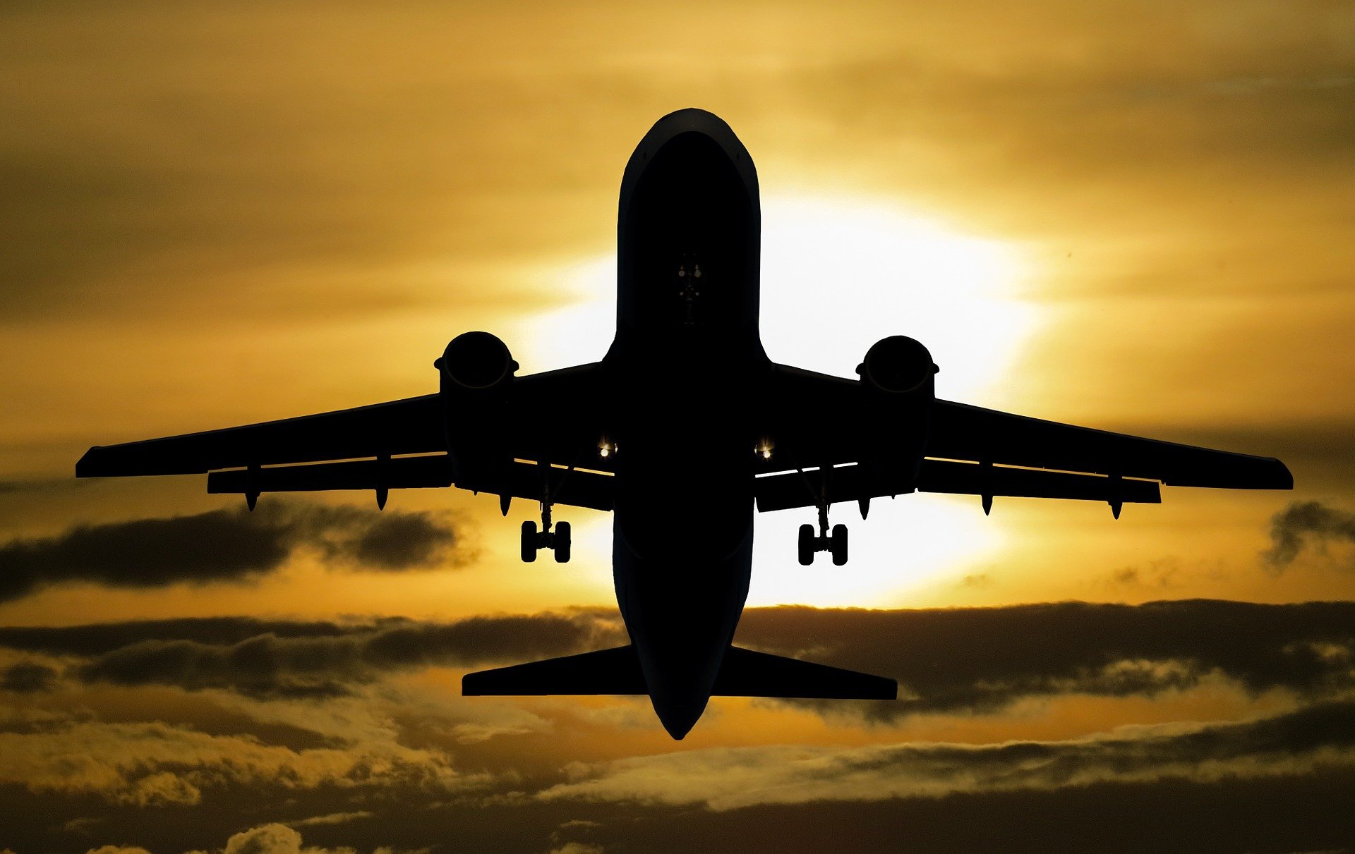 The next joke is all about a plane crash. | Photo: Pixabay/Gerhard G.