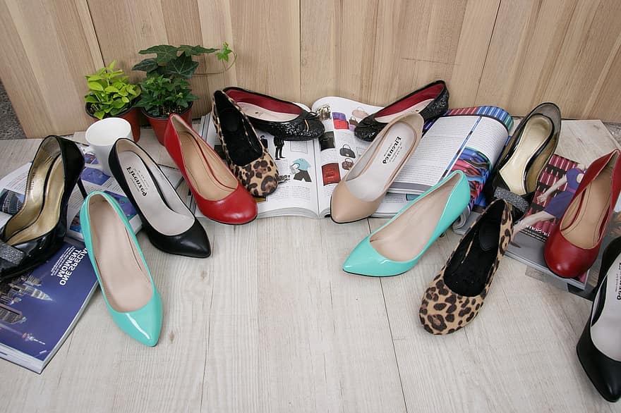 Diferentes zapatos de tacón. | Foto: Pikist Diferentes zapatos de tacón. | Foto: Pikist