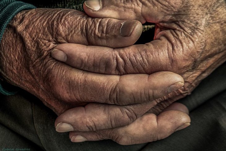 Main d'une personne âgée. | Photo : Pxhere Main d'une personne âgée. | Photo : Pxhere